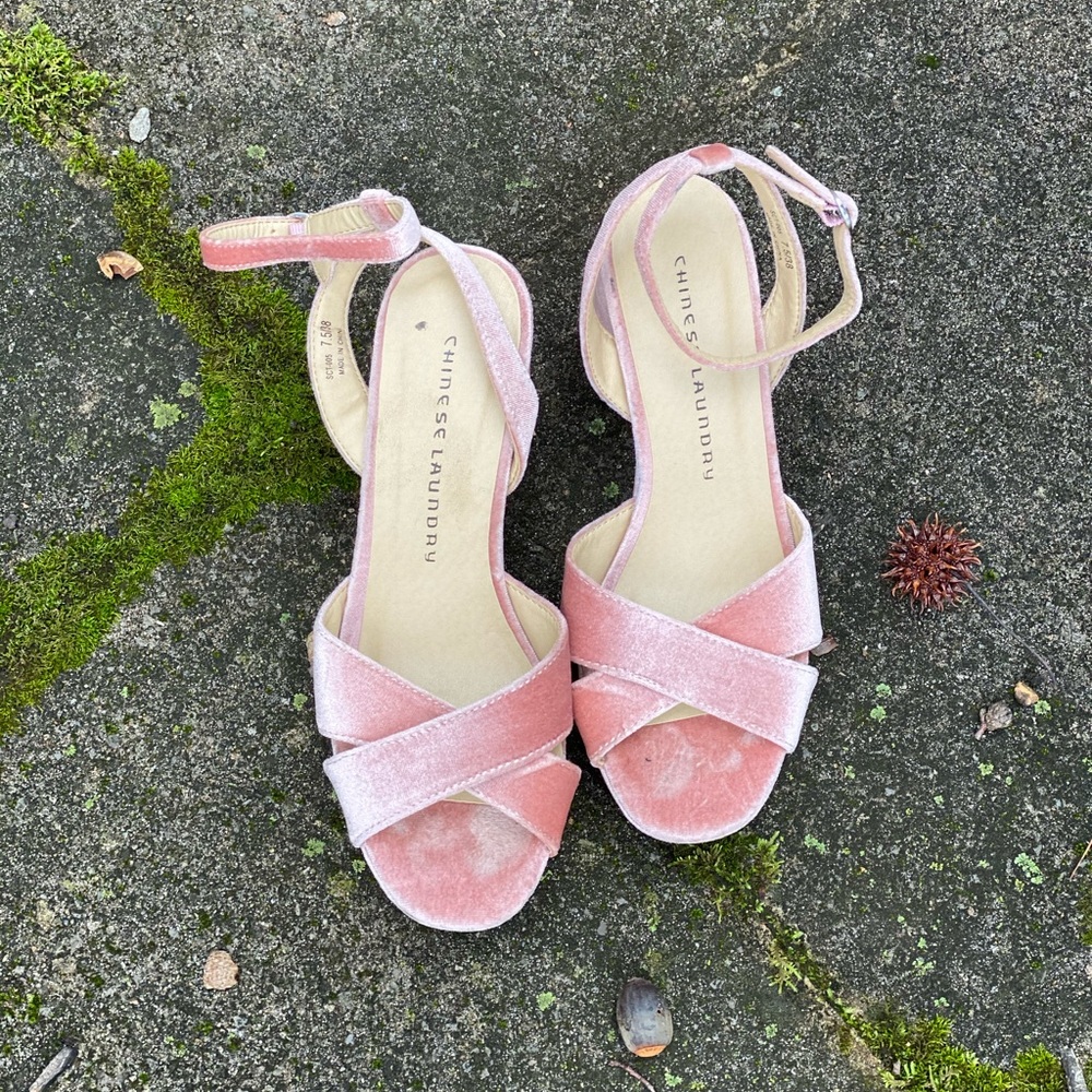 Chinese Laundry Blush Suede Block Heel Sz. | 7.5